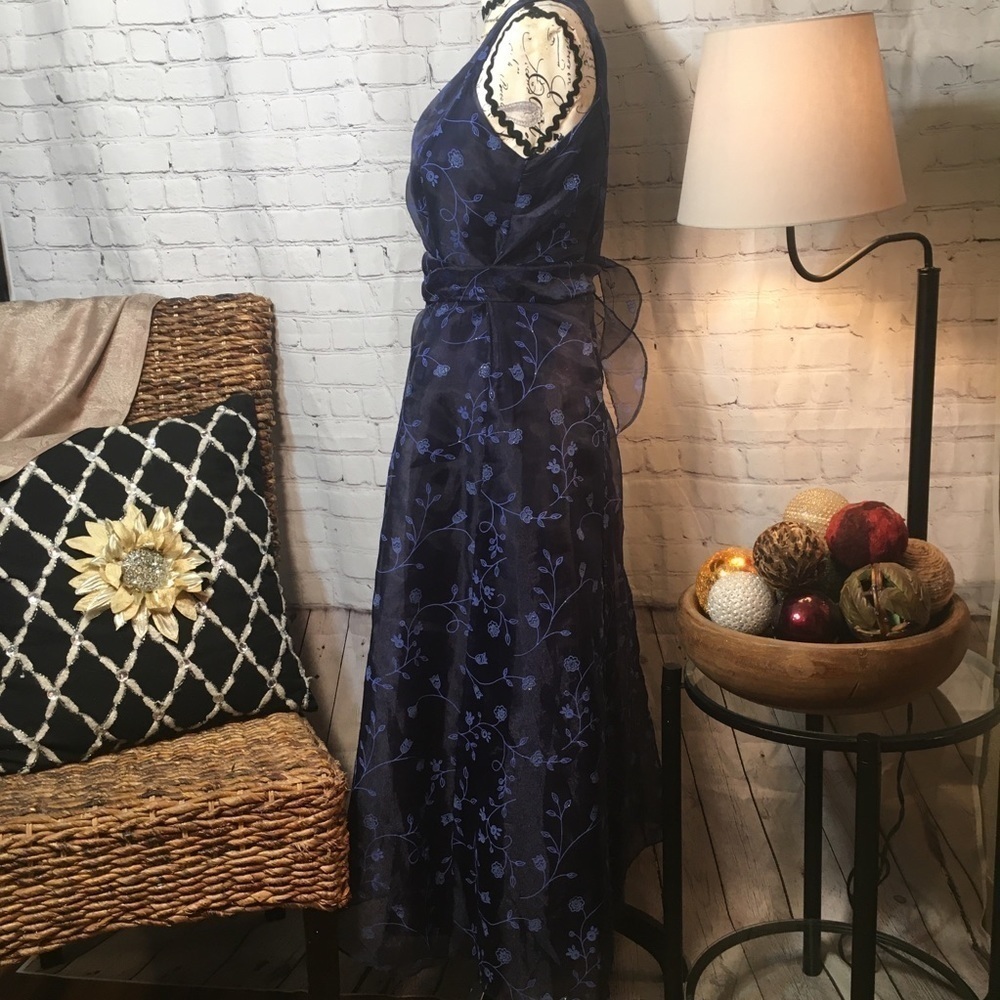 Beautiful Kids sleeveless formal dress - Picture 4 of 11